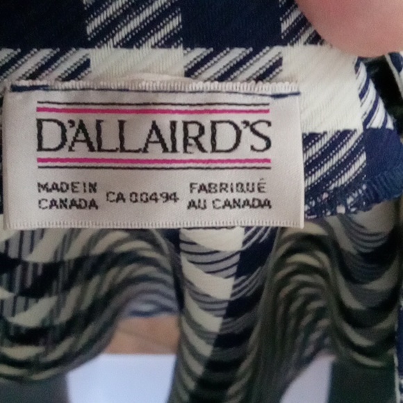 ⭐️Host Pick⭐️  Vintage D'ALLAIRDS | Blue and White Checkered Jacket - Picture 10 of 11